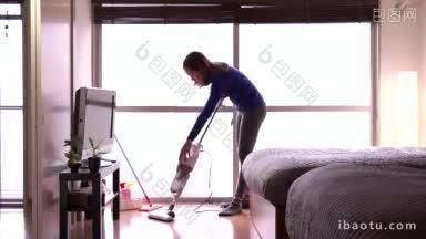亚洲女佣打扫酒店房间年轻女子的工作